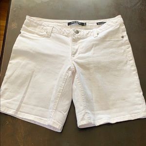 Max jean shorts